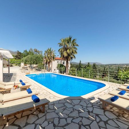 Villa Chrysallis With Heated Pool Георгиуполис Экстерьер фото