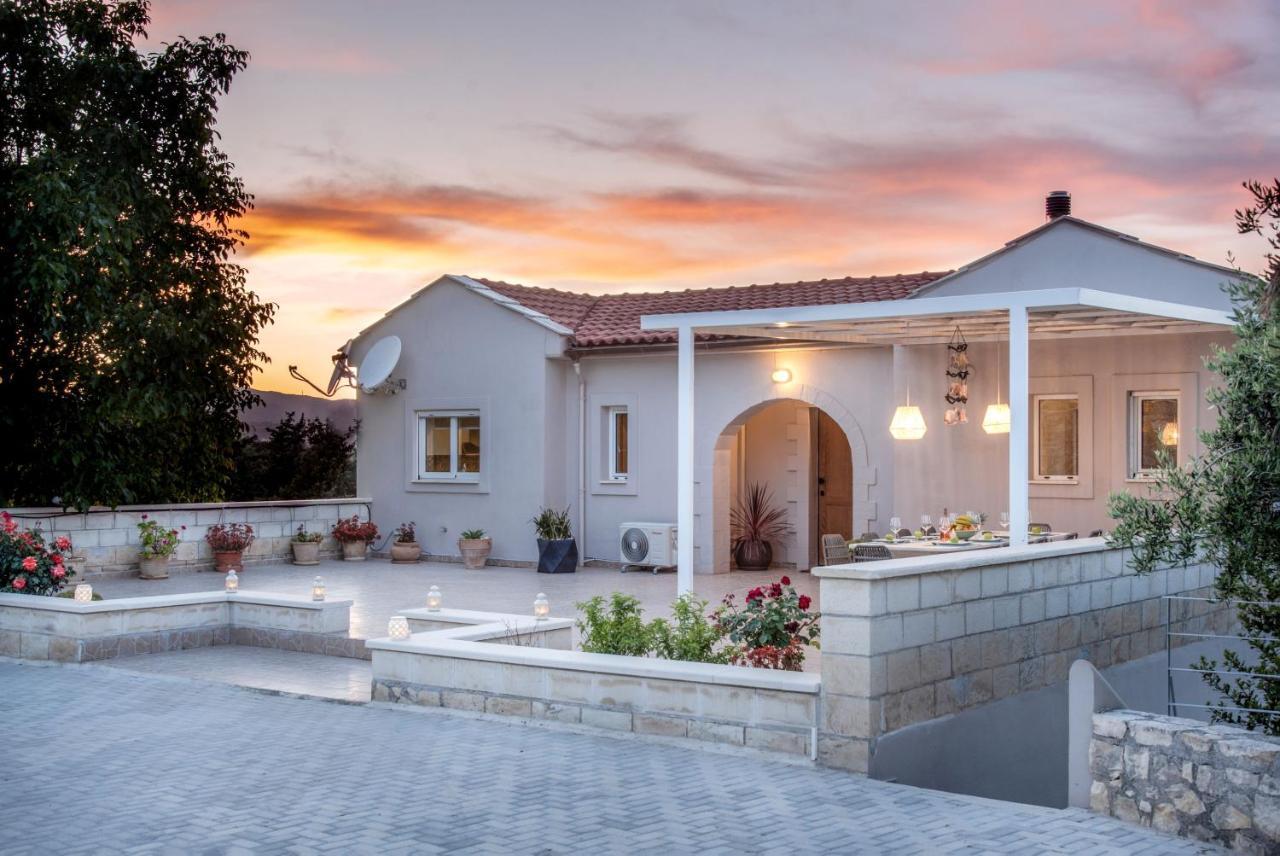 Villa Chrysallis With Heated Pool Георгиуполис Экстерьер фото